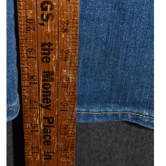 Levi's Signature Series Women's 6M (28x32) Mid-Rise Boot Cut Denim Jeans - Picture 10 of 10